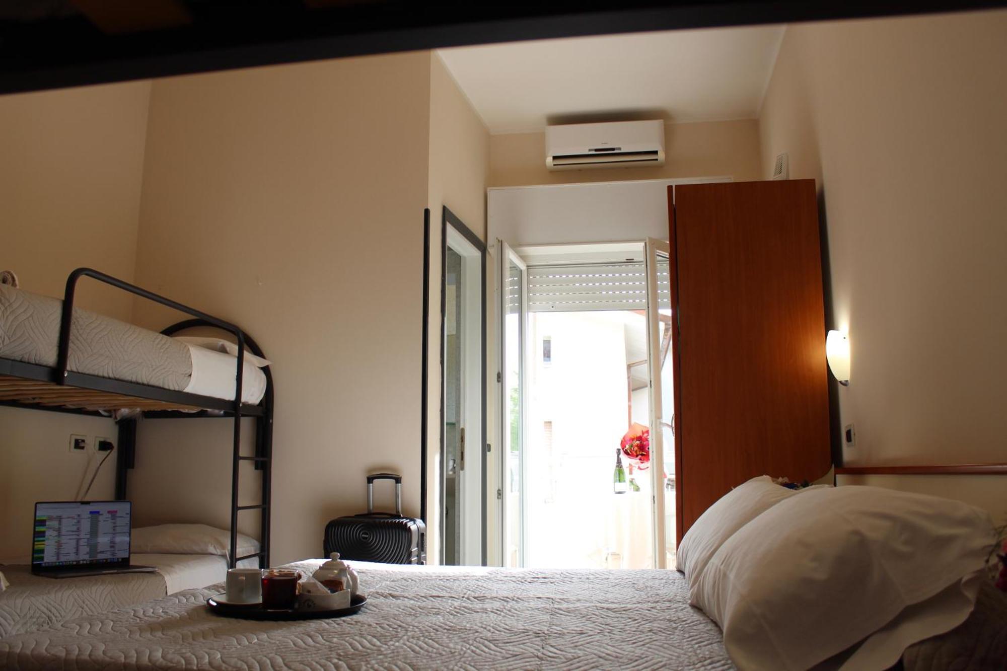 Blue Loft Hotel Чезенатико Экстерьер фото
