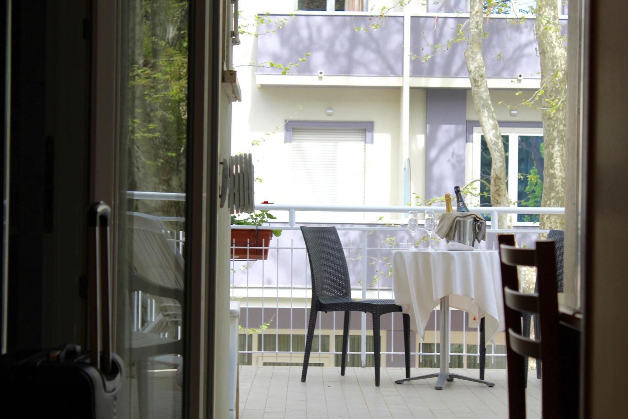 Blue Loft Hotel Чезенатико Экстерьер фото